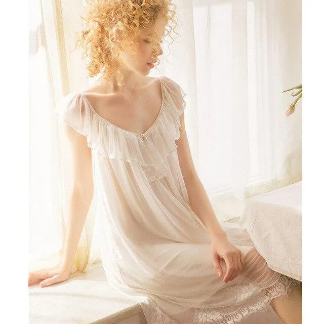 2019 Retro Victoria Sleepwear Vintage Lace Ruffed V-Neck Short Sleeve Women Night Wear Home Dress Cotton Lining Nightgown T501