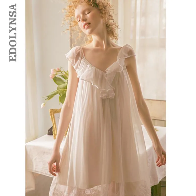 2019 Retro Victoria Sleepwear Vintage Lace Ruffed V-Neck Short Sleeve Women Night Wear Home Dress Cotton Lining Nightgown T501