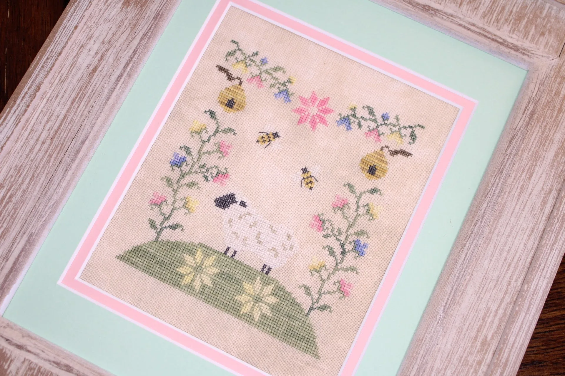 Ewe's Spring Garden - Sugar Maple Designs - Cross Stitch Pattern