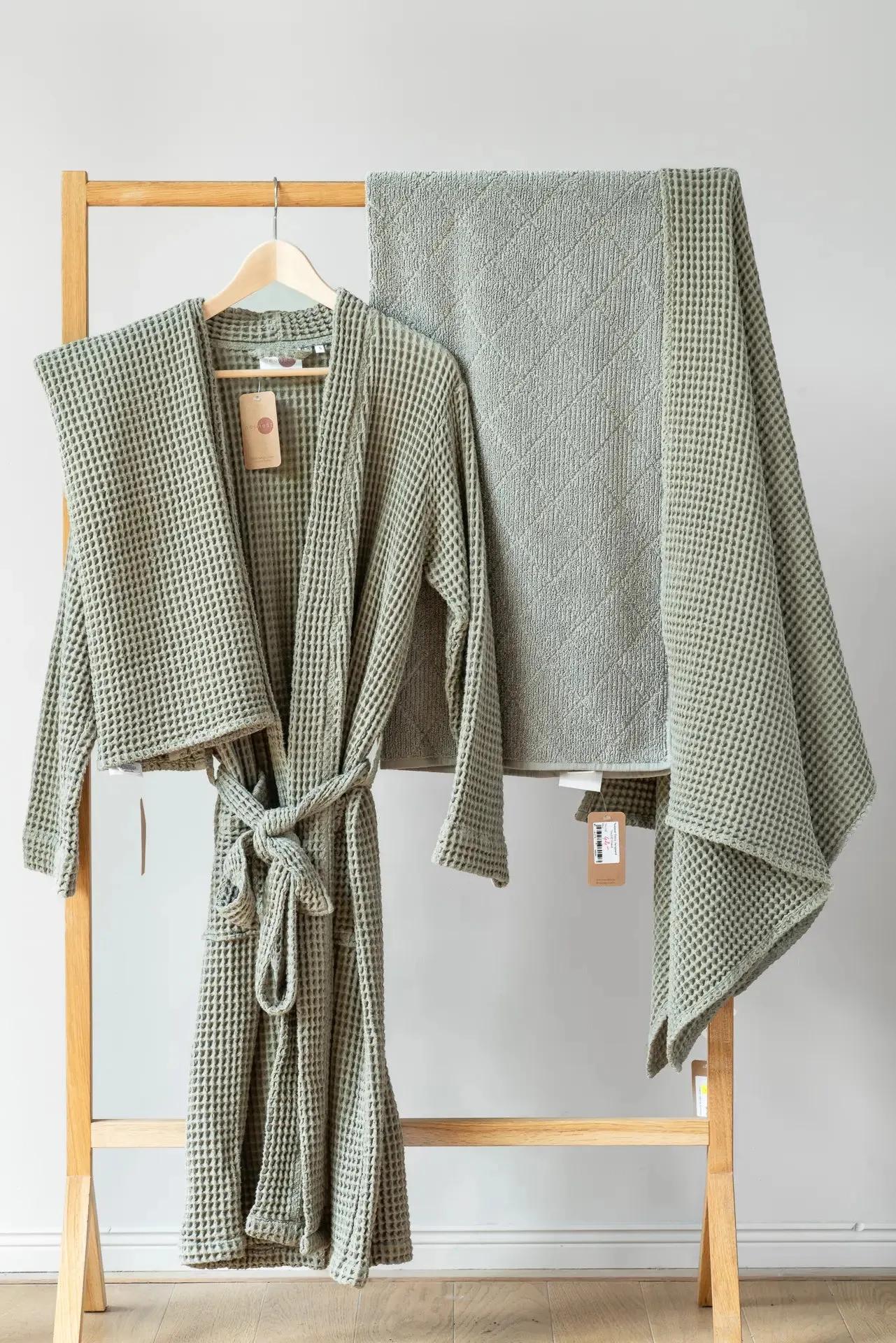 Neunest Waffle Cotton Towel- Moss Green – Two Sizes